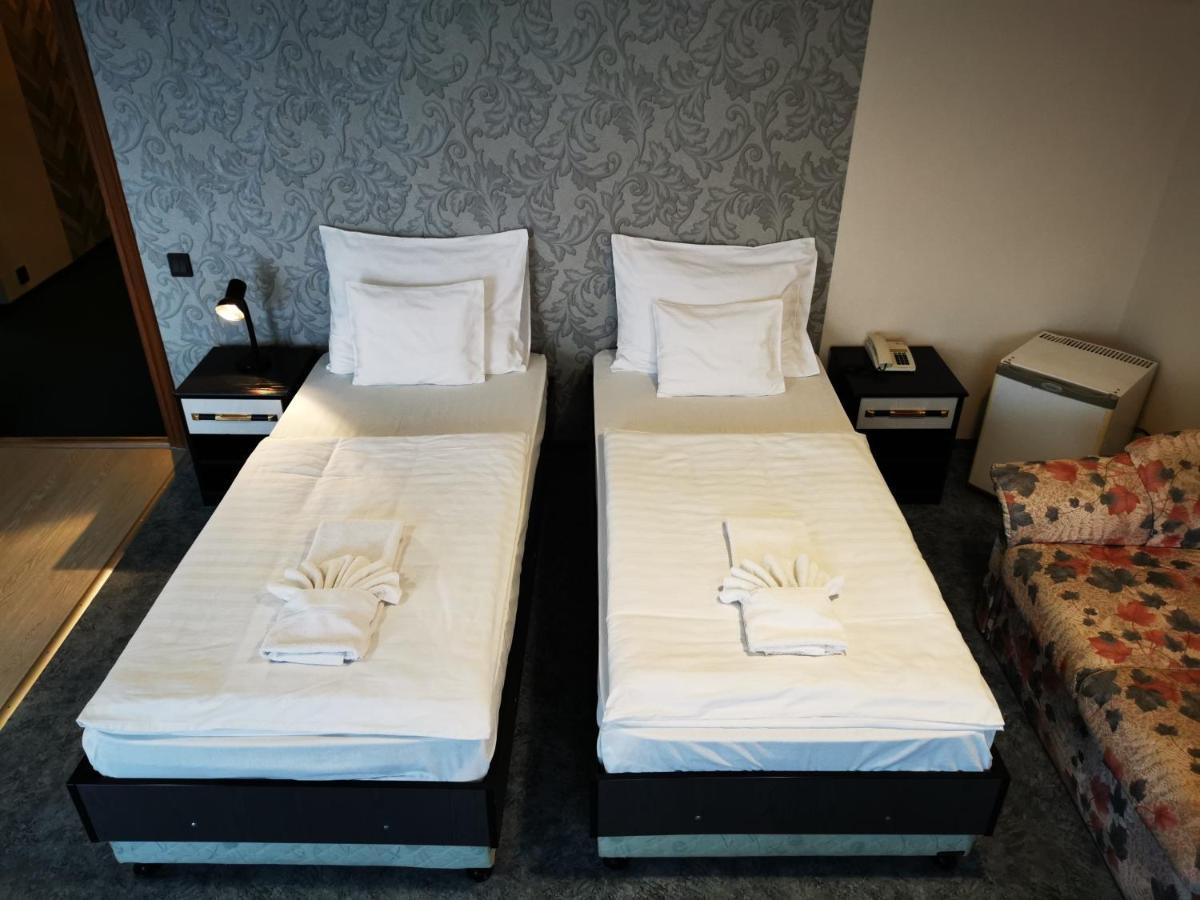 Patyi Etterem Es Hotel Bögöte Eksteriør bilde