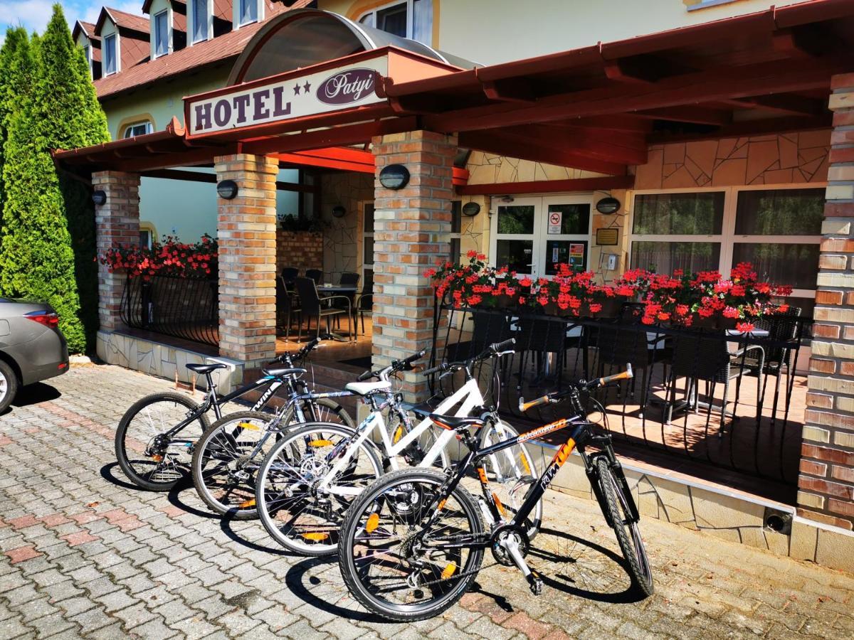 Patyi Etterem Es Hotel Bögöte Eksteriør bilde