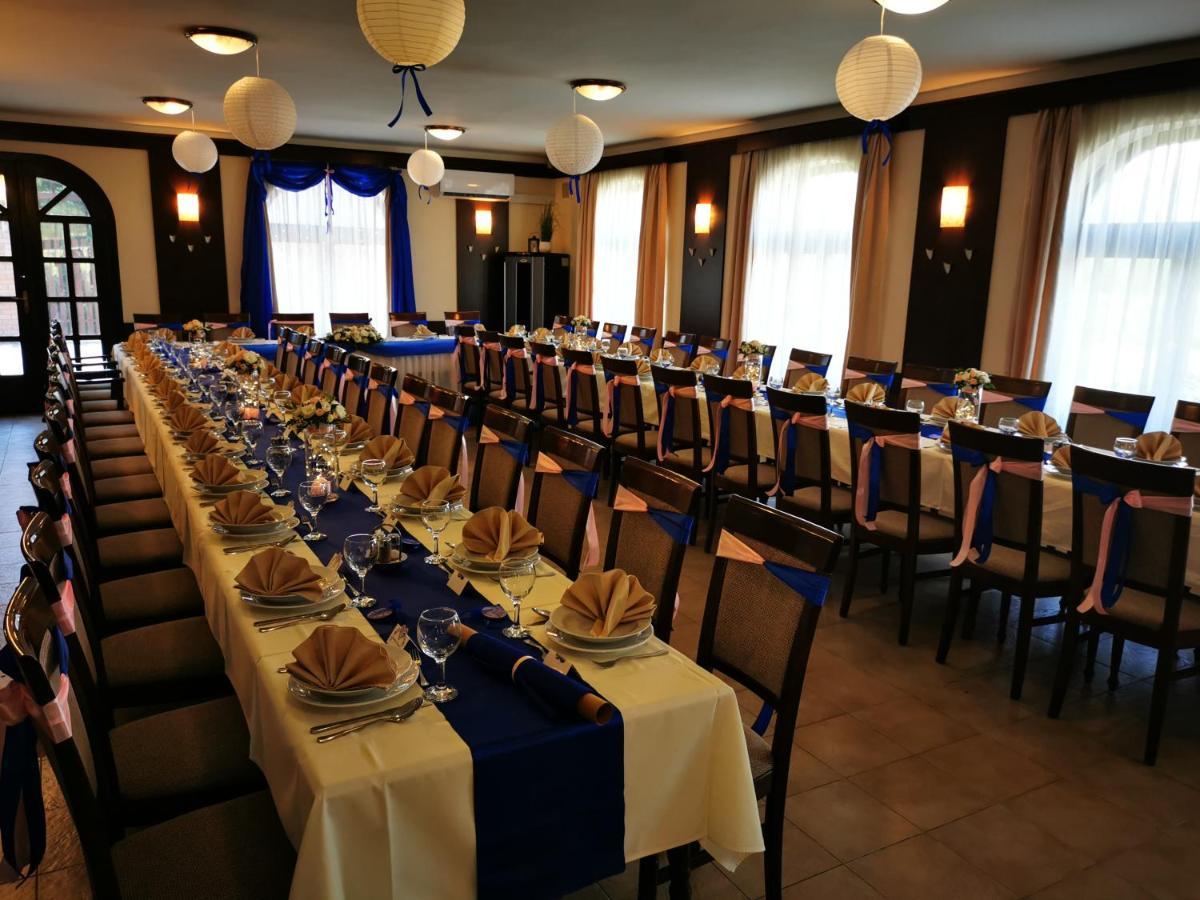 Patyi Etterem Es Hotel Bögöte Eksteriør bilde