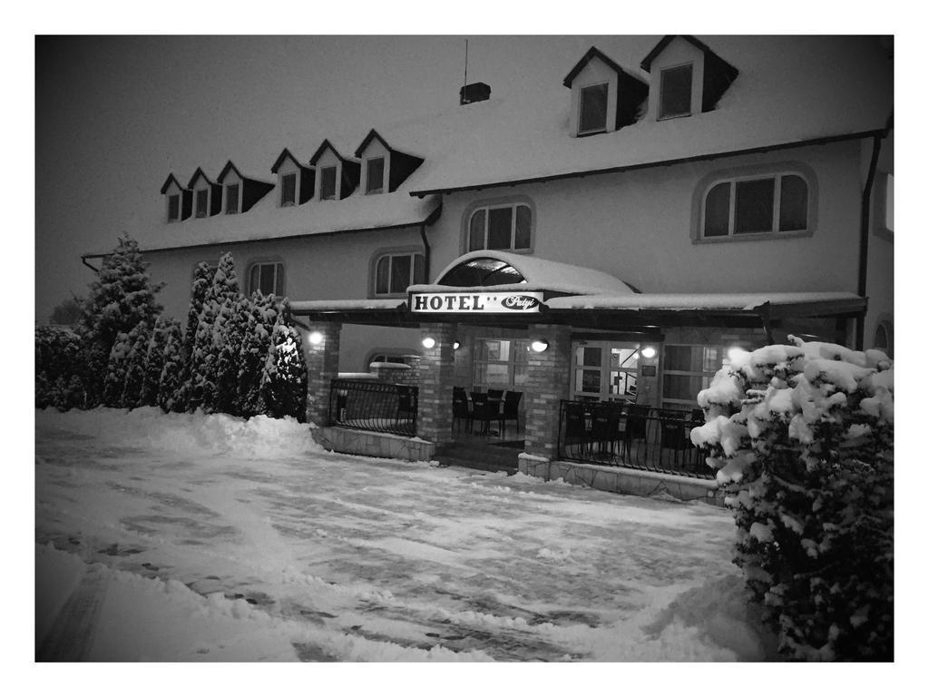 Patyi Etterem Es Hotel Bögöte Eksteriør bilde