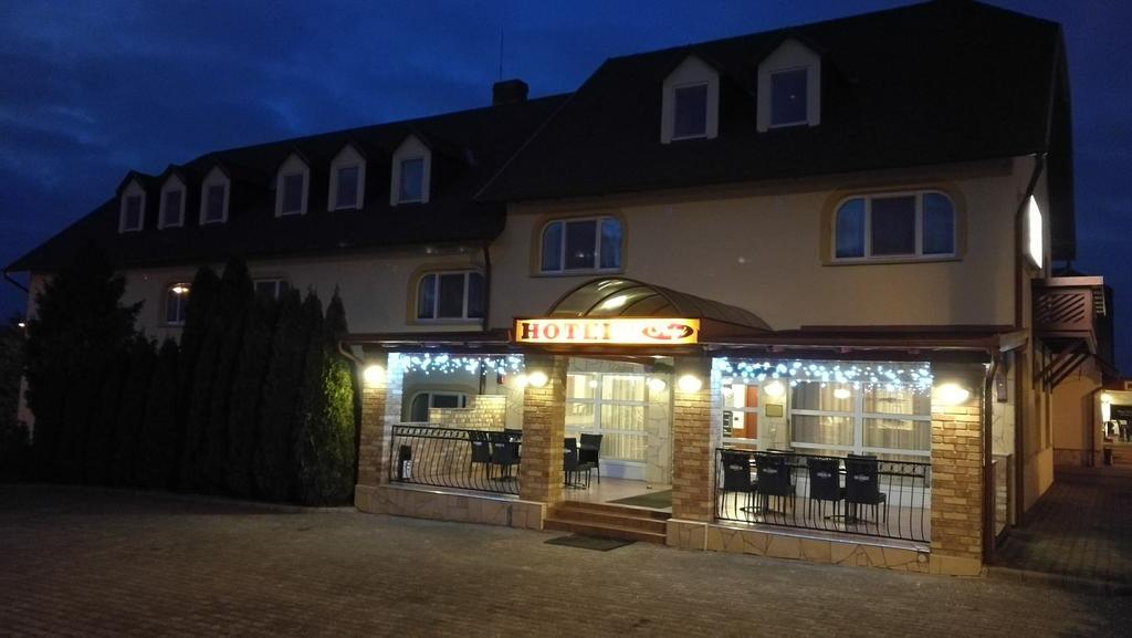 Patyi Etterem Es Hotel Bögöte Eksteriør bilde